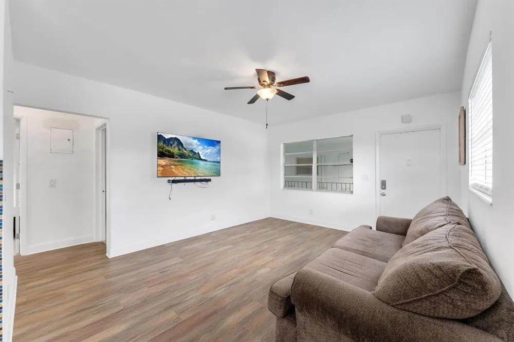 7401 Pines Boulevard #201 Pembroke Pines, FL 33024