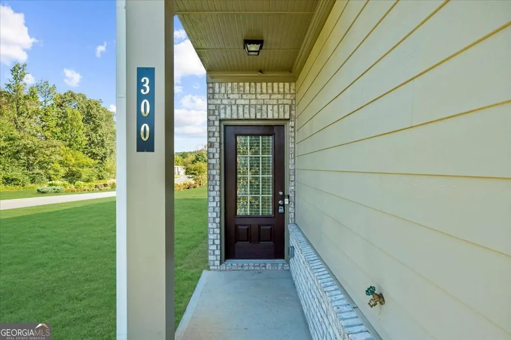 300 Harrison DR Calhoun, GA 30701