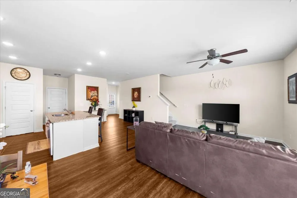 300 Harrison DR Calhoun, GA 30701