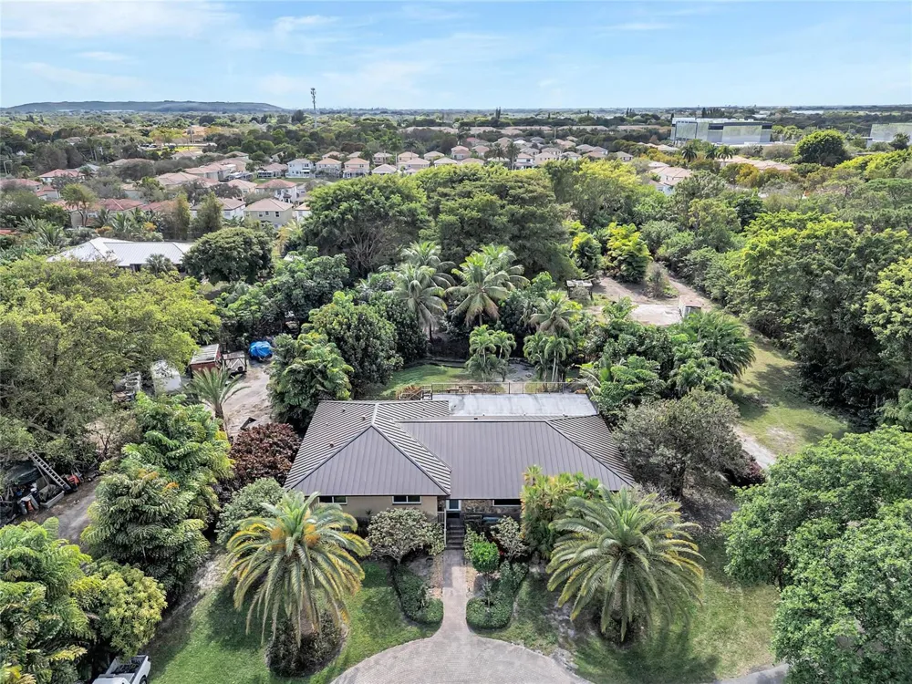 4000 NW 74th Street Coconut Creek, FL 33073