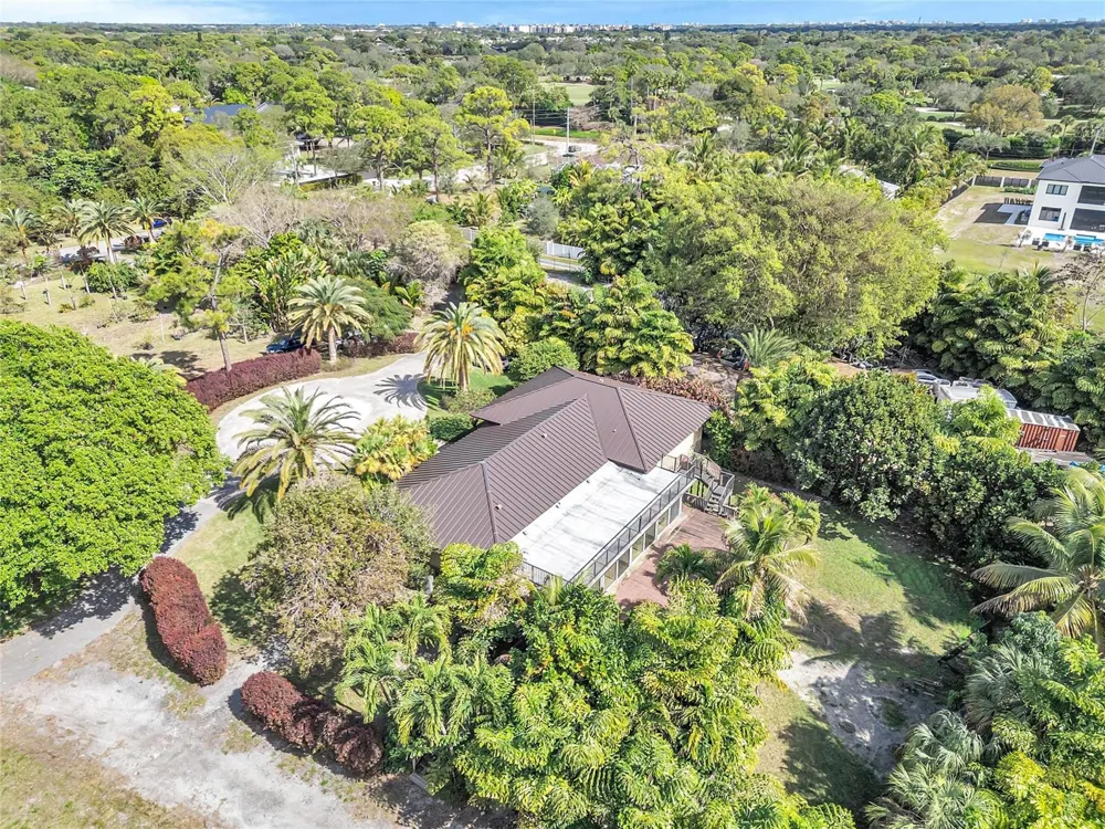 4000 NW 74th Street Coconut Creek, FL 33073