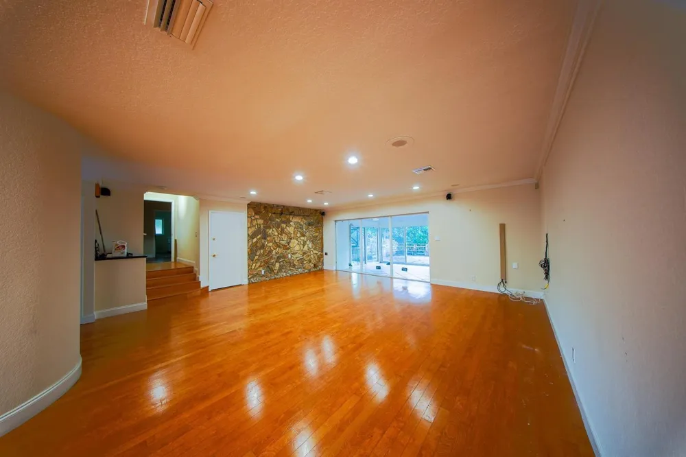 4000 NW 74th Street Coconut Creek, FL 33073