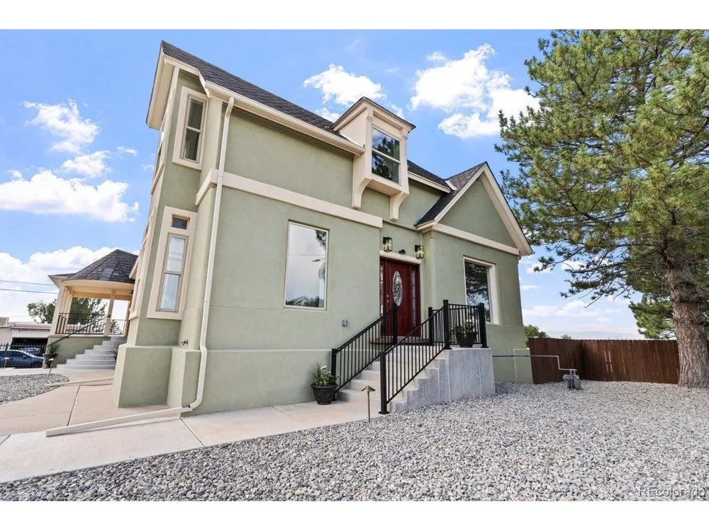 708 W 18th Street Pueblo, CO 81003