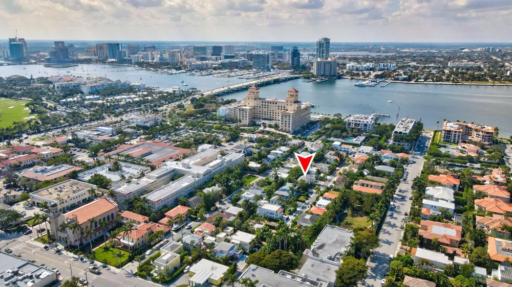 240 Oleander Avenue Palm Beach, FL 33480