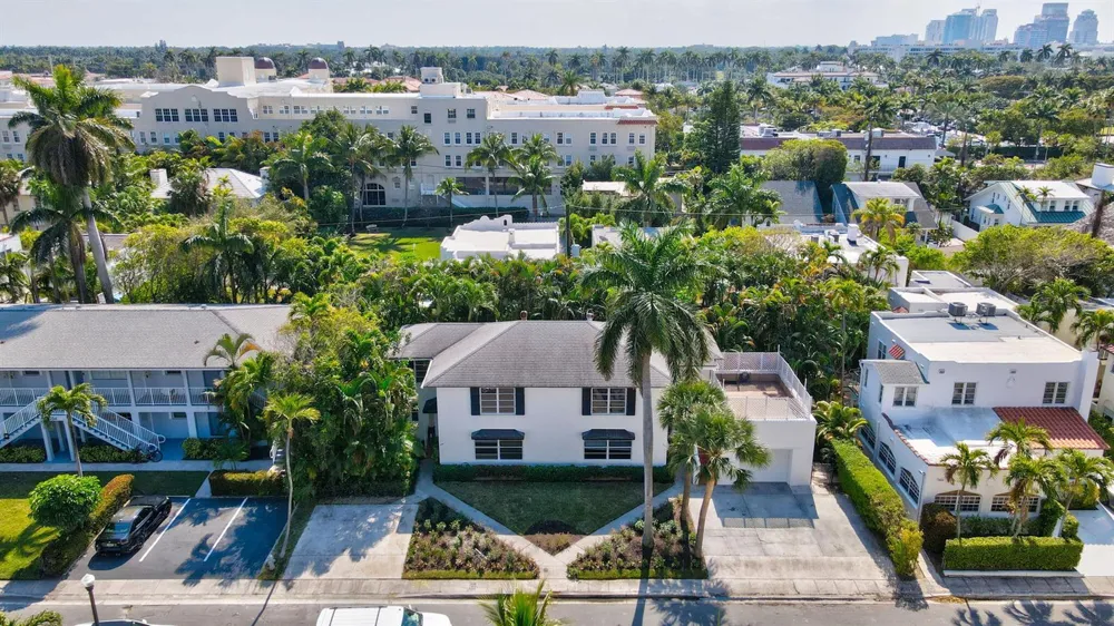 240 Oleander Avenue Palm Beach, FL 33480