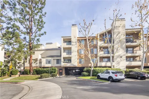 5500 Owensmouth Avenue #216