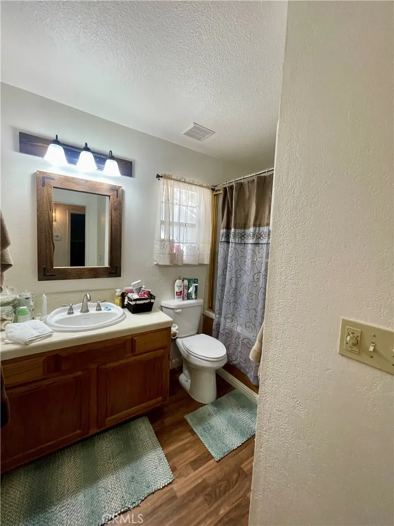 40596 Road 222 Bass Lake, CA 93604