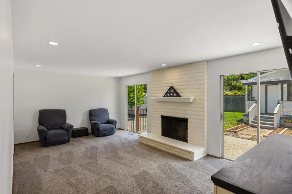 20091 Portola Drive Salinas, CA 93908