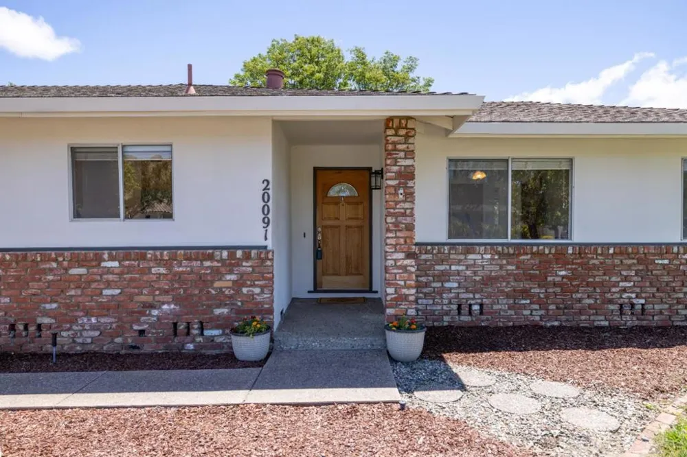 20091 Portola Drive Salinas, CA 93908