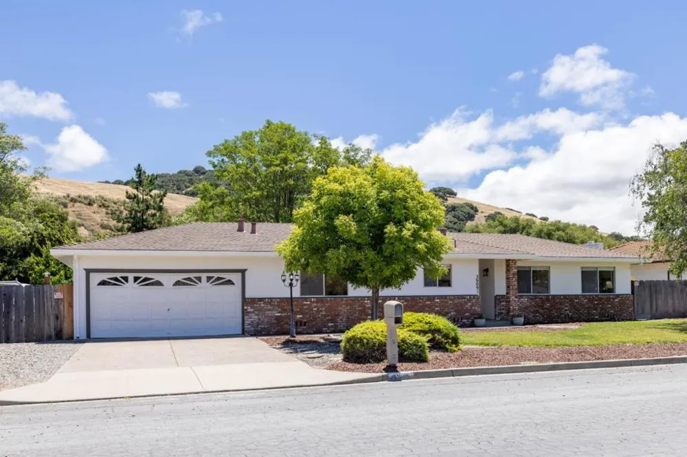 20091 Portola Drive Salinas, CA 93908