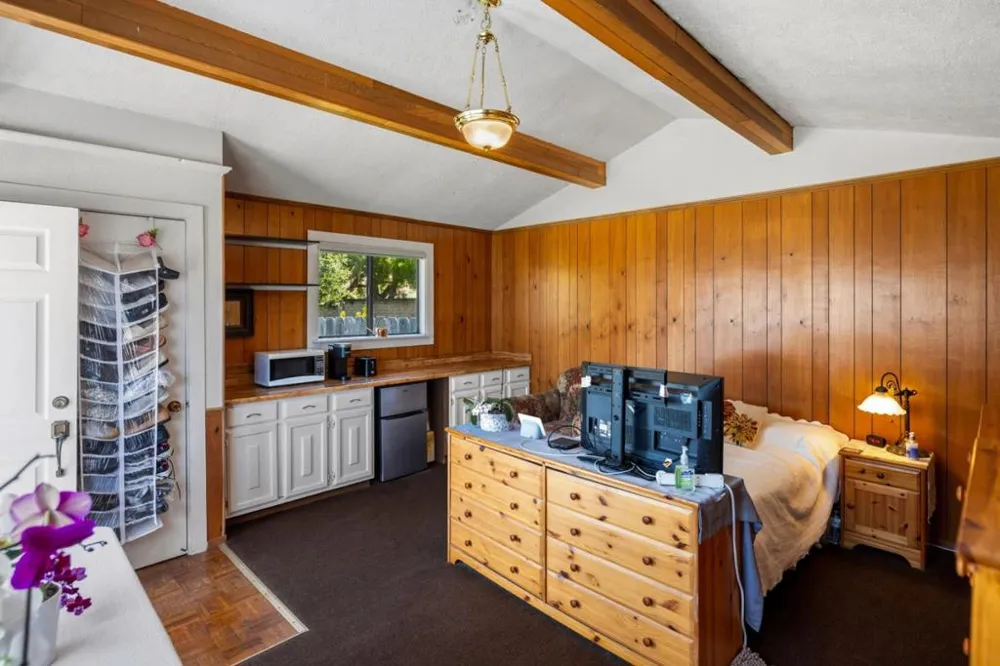 20091 Portola Drive Salinas, CA 93908