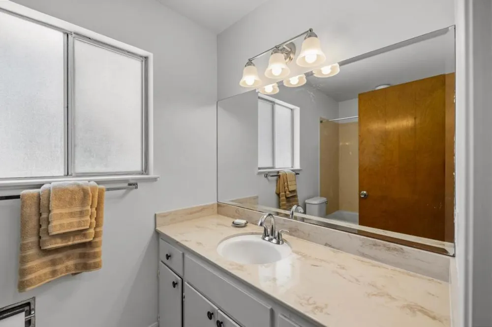 20091 Portola Drive Salinas, CA 93908