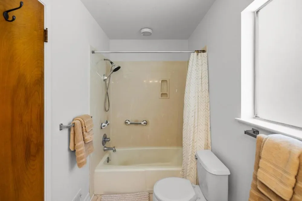 20091 Portola Drive Salinas, CA 93908