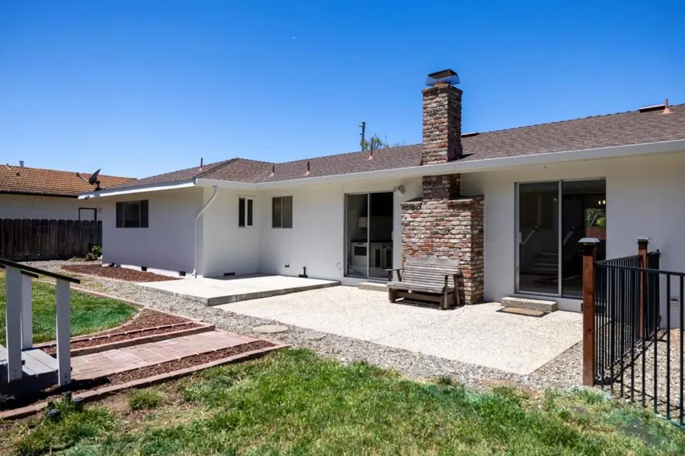 20091 Portola Drive Salinas, CA 93908