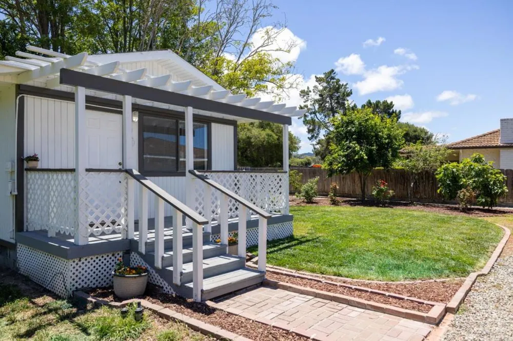 20091 Portola Drive Salinas, CA 93908