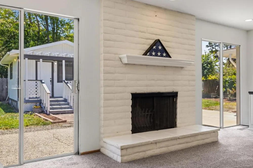20091 Portola Drive Salinas, CA 93908