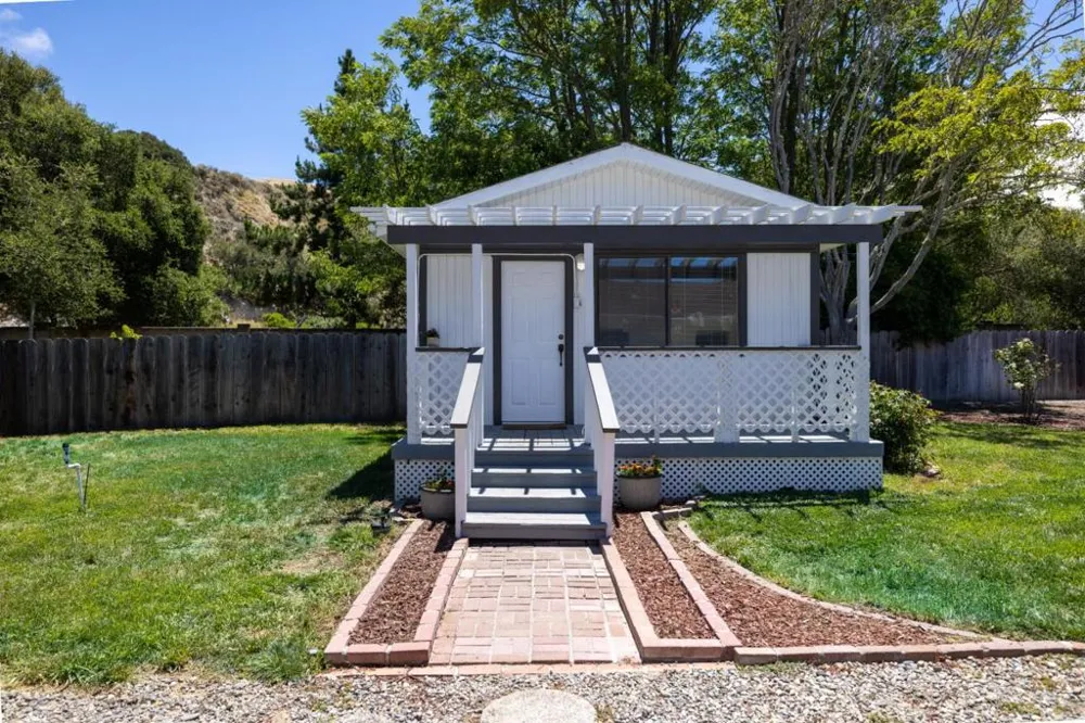 20091 Portola Drive Salinas, CA 93908