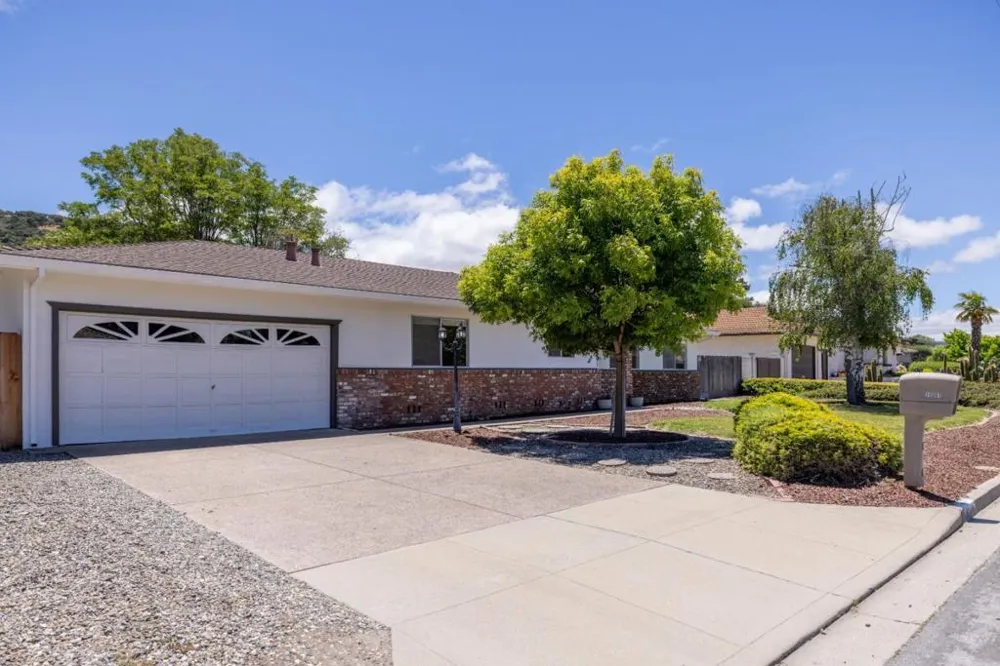 20091 Portola Drive Salinas, CA 93908