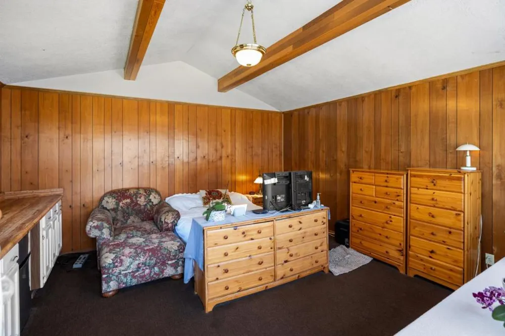 20091 Portola Drive Salinas, CA 93908