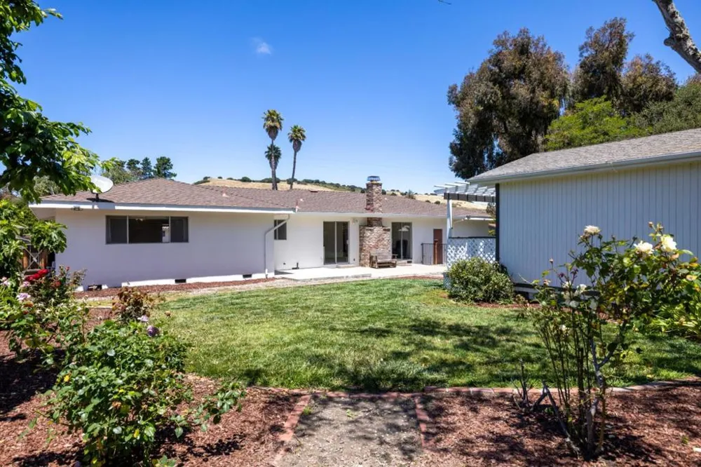 20091 Portola Drive Salinas, CA 93908