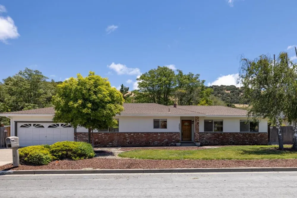 20091 Portola Drive Salinas, CA 93908