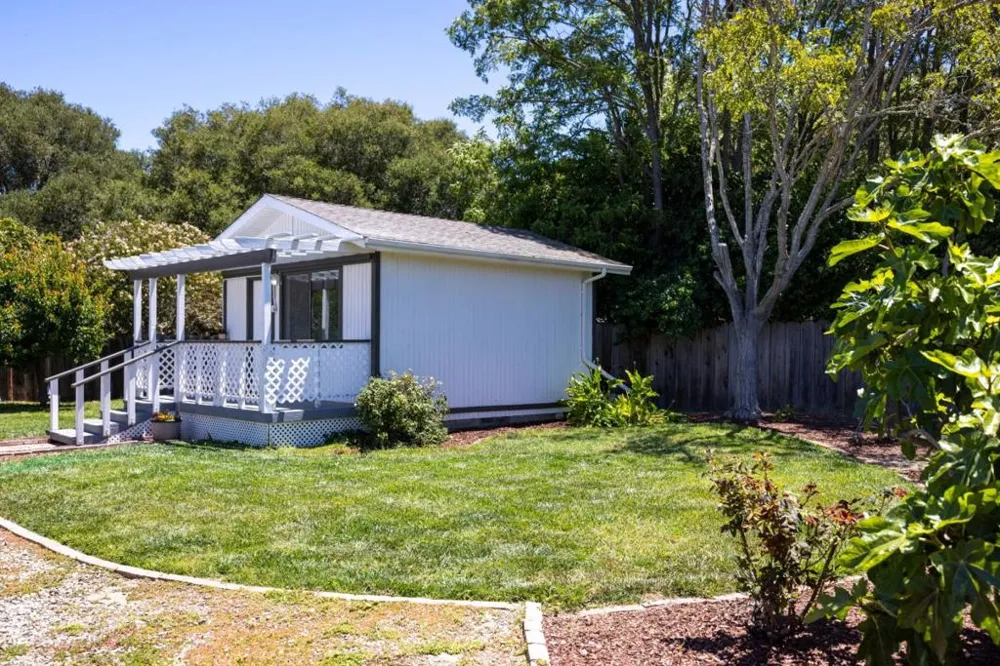 20091 Portola Drive Salinas, CA 93908