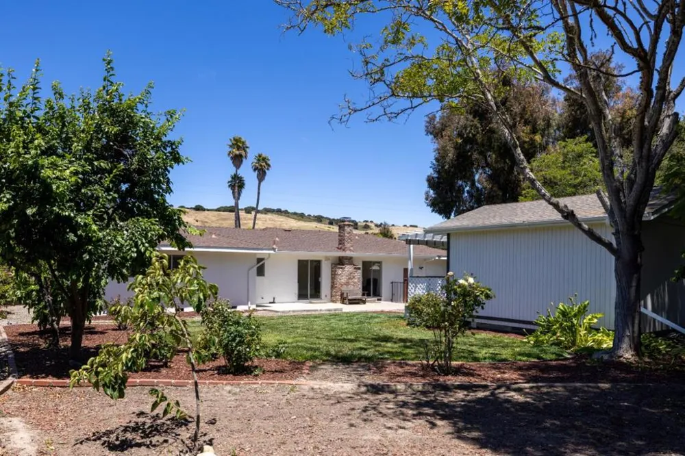 20091 Portola Drive Salinas, CA 93908