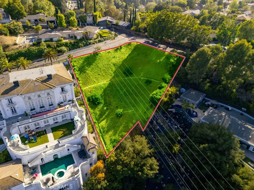3400 Wrightwood Drive Studio City, CA 91604