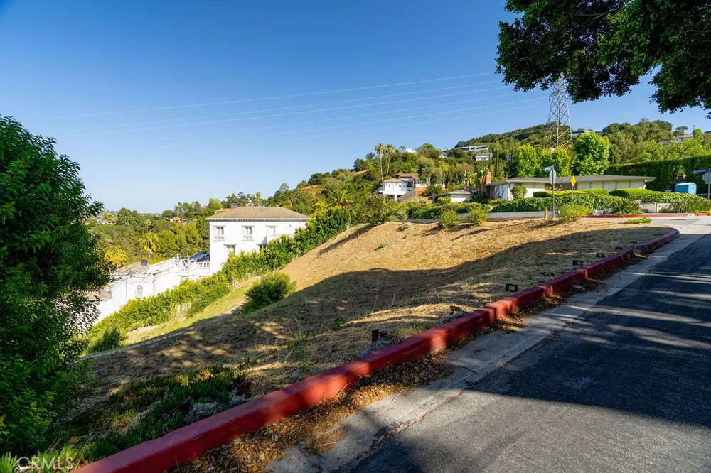 3400 Wrightwood Drive Studio City, CA 91604