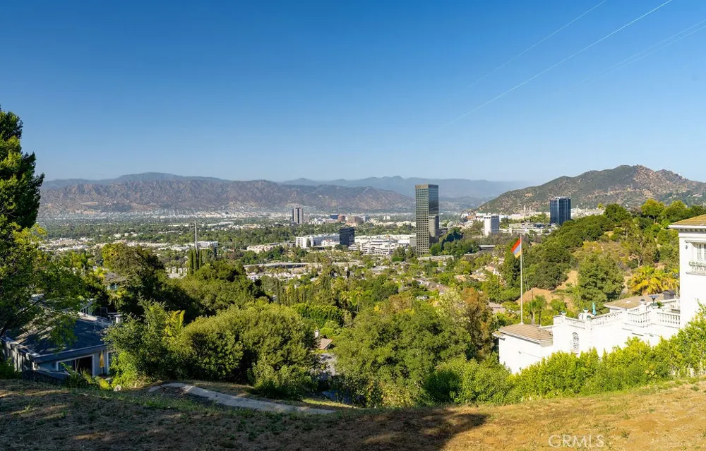 3400 Wrightwood Drive Studio City, CA 91604