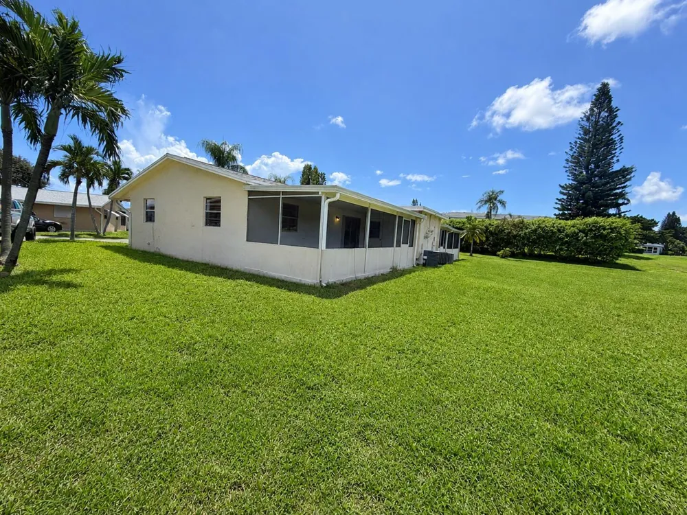 2821 Duke Lane Delray Beach, FL 33445