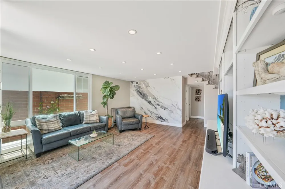 16266 Tisbury Huntington Beach, CA 92649