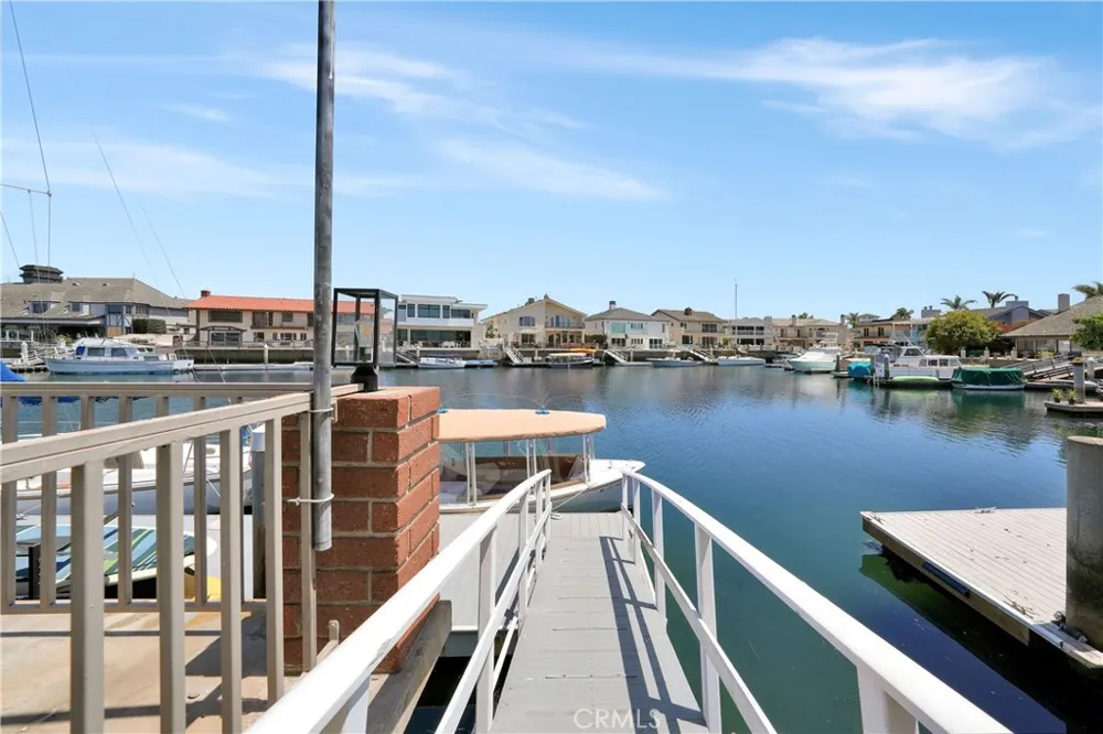 16266 Tisbury Huntington Beach, CA 92649