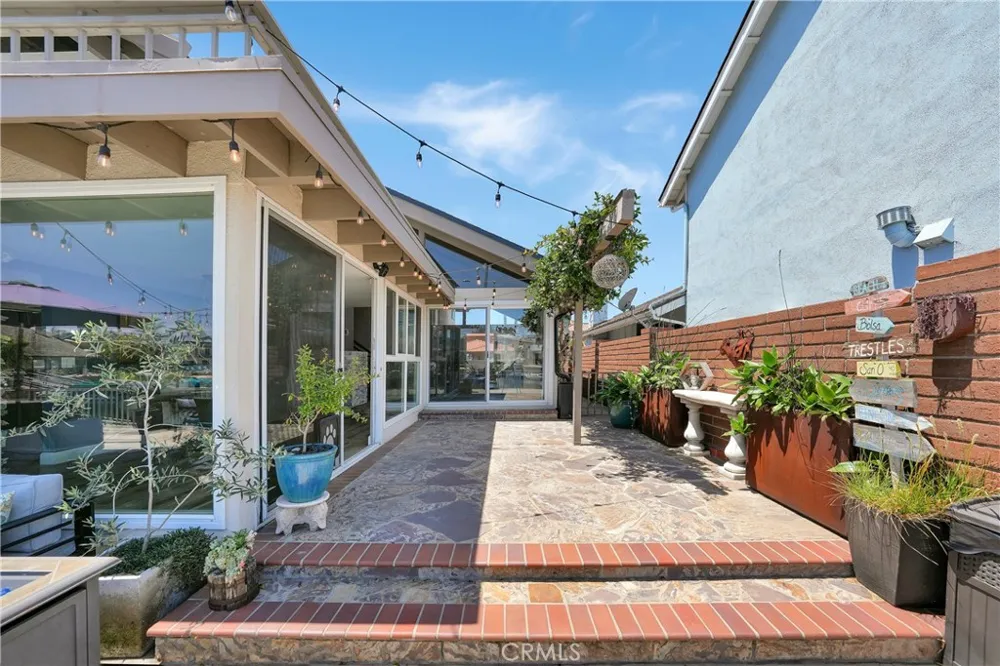 16266 Tisbury Huntington Beach, CA 92649