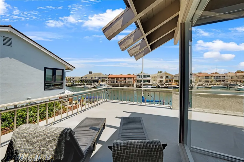 16266 Tisbury Huntington Beach, CA 92649