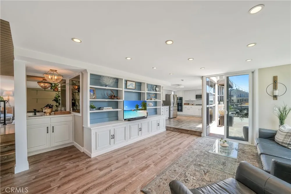 16266 Tisbury Huntington Beach, CA 92649