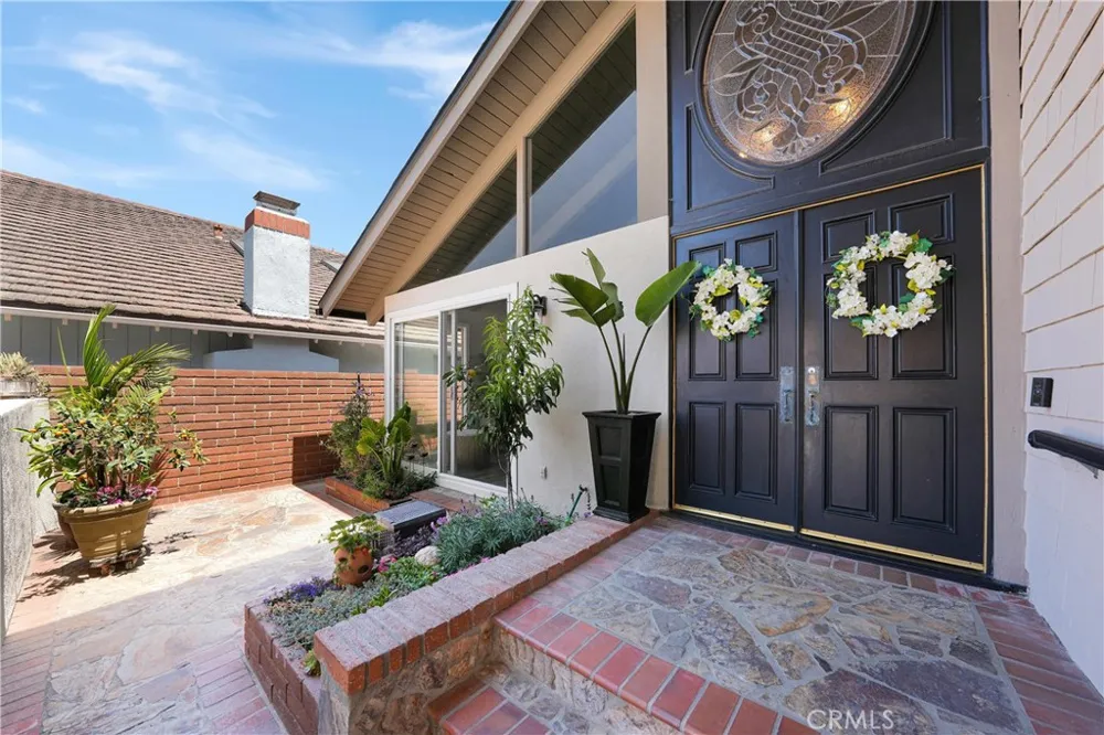 16266 Tisbury Huntington Beach, CA 92649
