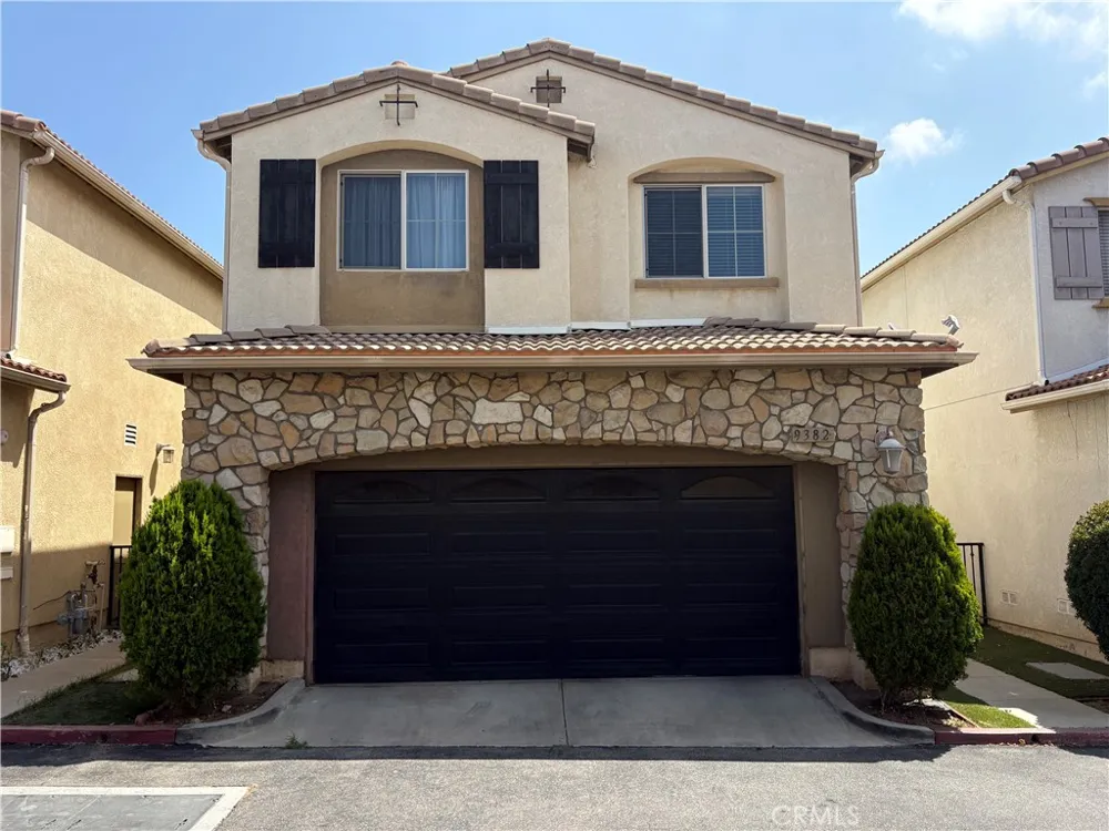 9382 Phoenix Pacoima, CA 91331