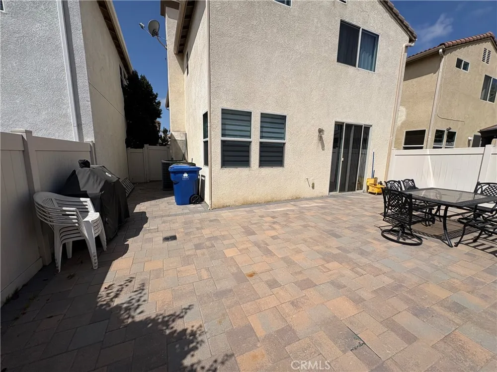 9382 Phoenix Pacoima, CA 91331