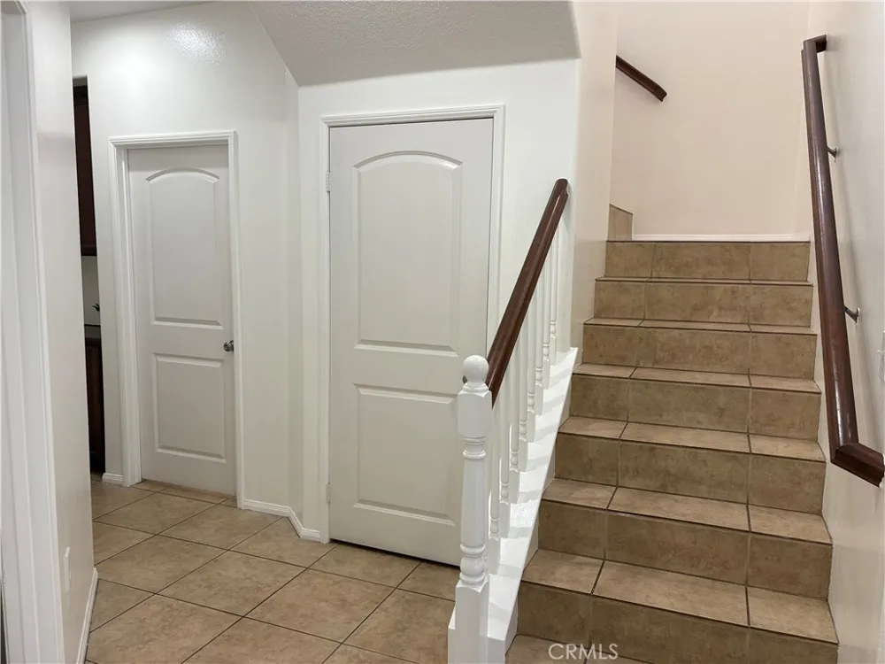 9382 Phoenix Pacoima, CA 91331