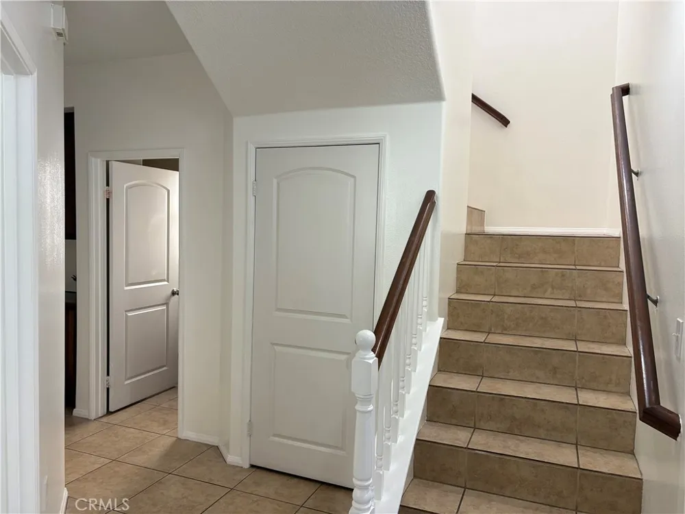 9382 Phoenix Pacoima, CA 91331
