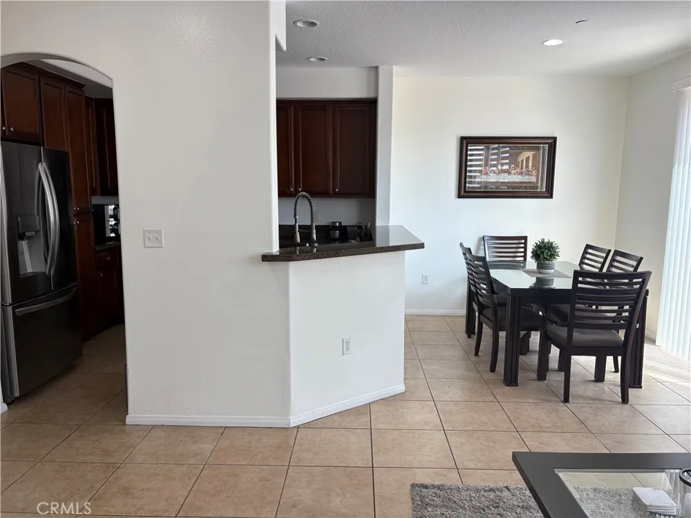 9382 Phoenix Pacoima, CA 91331
