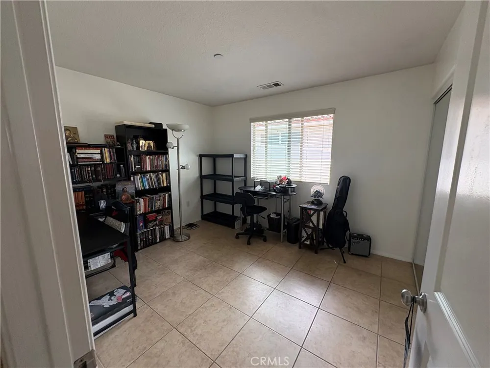 9382 Phoenix Pacoima, CA 91331