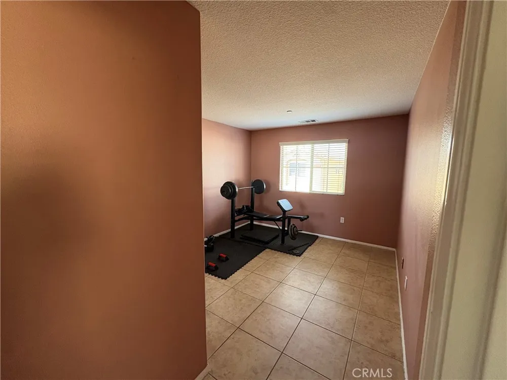 9382 Phoenix Pacoima, CA 91331