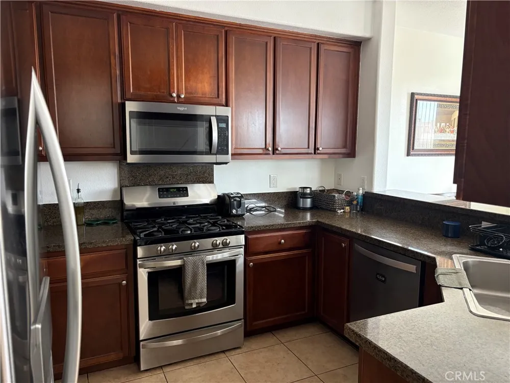 9382 Phoenix Pacoima, CA 91331