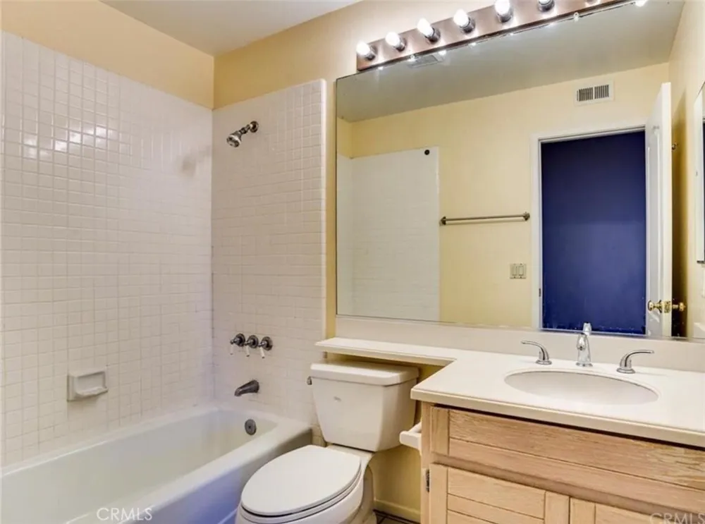 36 Lehigh Aisle Irvine, CA 92612