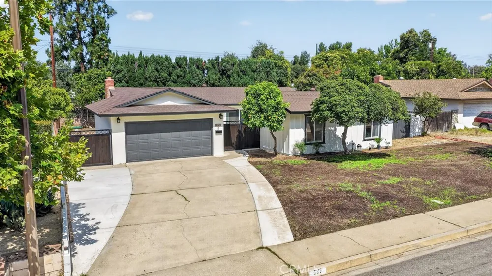 587 Sycamore Avenue Claremont, CA 91711