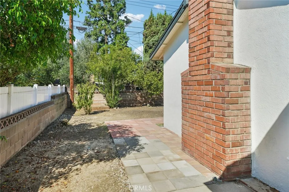 587 Sycamore Avenue Claremont, CA 91711