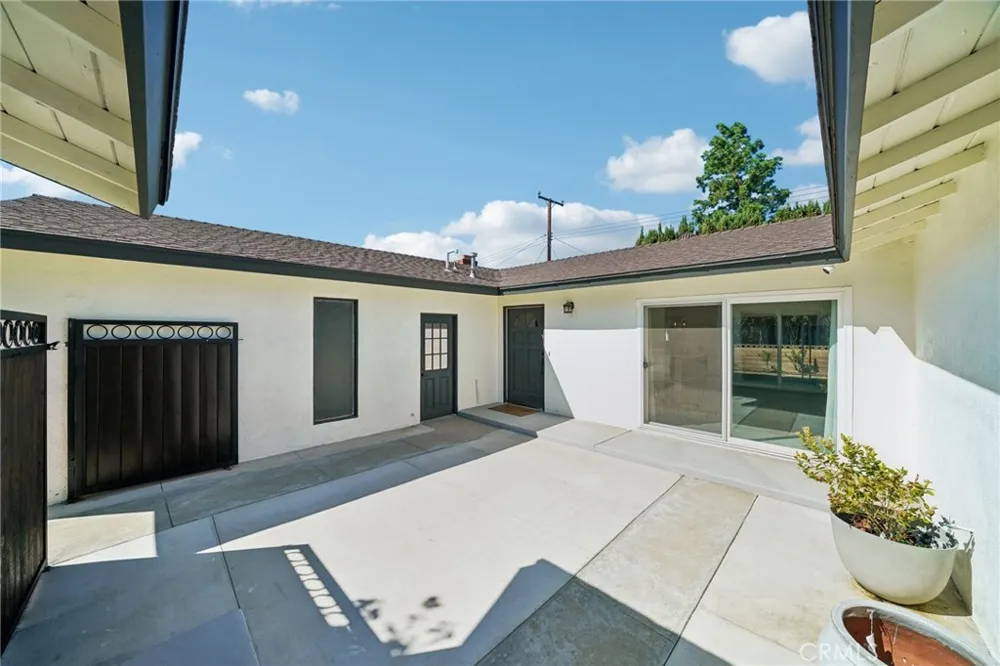 587 Sycamore Avenue Claremont, CA 91711