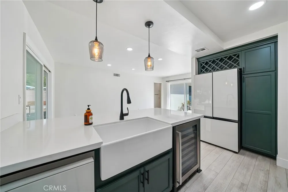 587 Sycamore Avenue Claremont, CA 91711